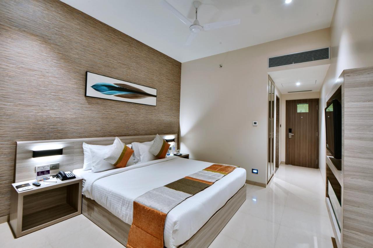 Click Hotel Pithampur Mhow Exterior foto