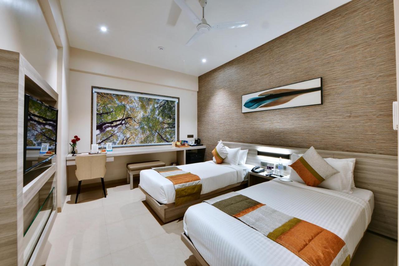 Click Hotel Pithampur Mhow Exterior foto